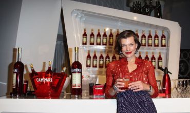 Milla Jovovich, il nuovo volto di Campari per il 2012