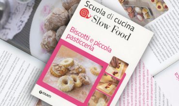 Biscotti e pasticcini: a scuola di cucina con Slow Food