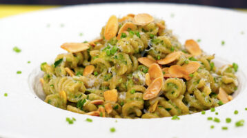 Pasta al pesto di gambi di prezzemolo - ricetta La Molisana