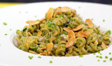 Pasta al pesto di gambi di prezzemolo - ricetta La Molisana